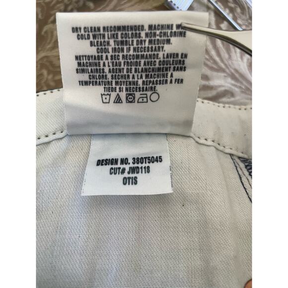 Joe's Jeans Otis Straight Leg Jeans, Size 30 - Picture 4 of 4